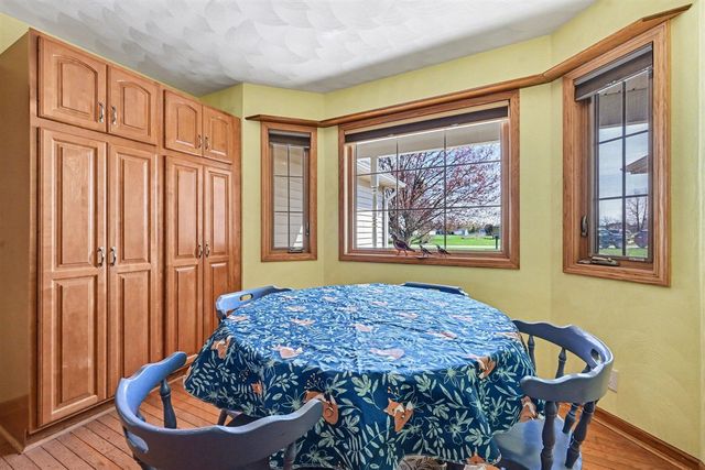 53126 Ridgeview Circle, Paw Paw, MI 49079