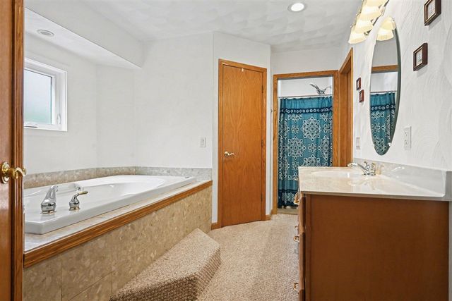 53126 Ridgeview Circle, Paw Paw, MI 49079