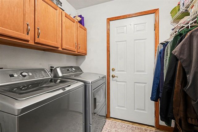 53126 Ridgeview Circle, Paw Paw, MI 49079