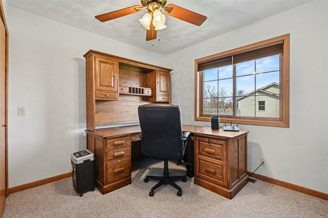 53126 Ridgeview Circle, Paw Paw, MI 49079