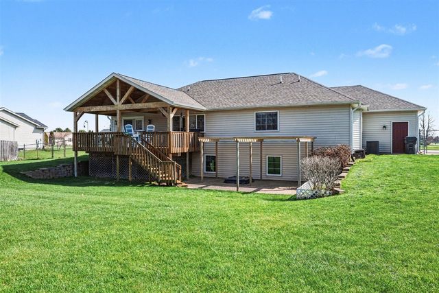 53126 Ridgeview Circle, Paw Paw, MI 49079