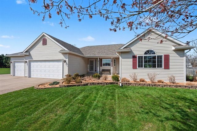 53126 Ridgeview Circle, Paw Paw, MI 49079