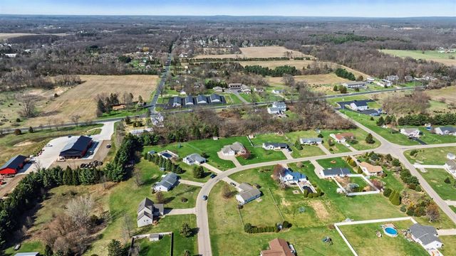 53126 Ridgeview Circle, Paw Paw, MI 49079