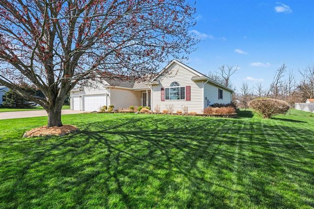 53126 Ridgeview Circle, Paw Paw, MI 49079