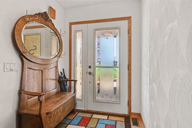 53126 Ridgeview Circle, Paw Paw, MI 49079