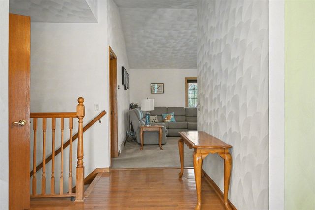 53126 Ridgeview Circle, Paw Paw, MI 49079
