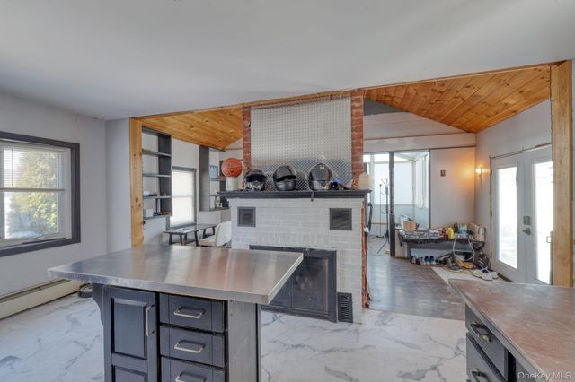 29 Vans Terrace, Lake Katrine, NY 12449