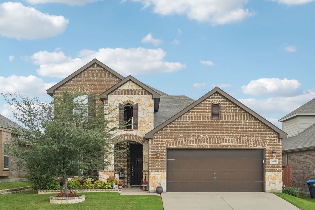 5649 Salt Springs, Fort Worth, TX 76179