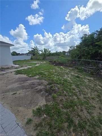 902 Adeline AVE, Lehigh Acres, FL 33971
