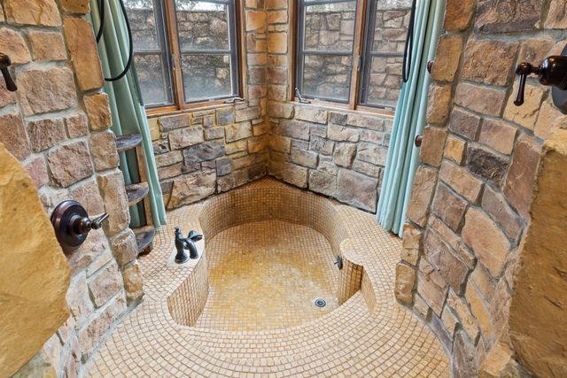 660 County Road 1334, Pittsburg, TX 75686