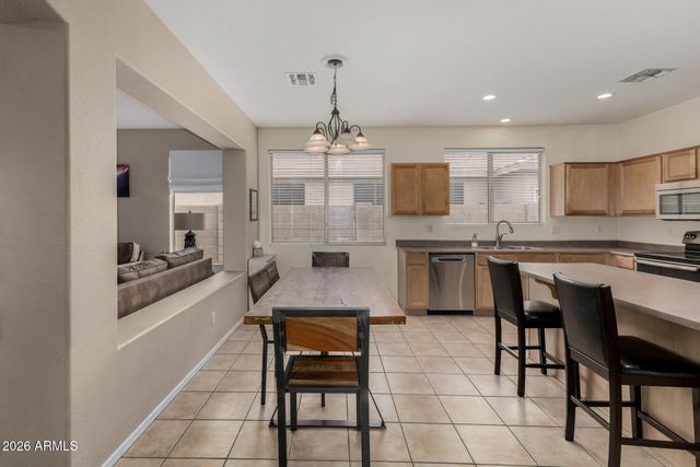 1810 W FRYE Road, Phoenix, AZ 85045