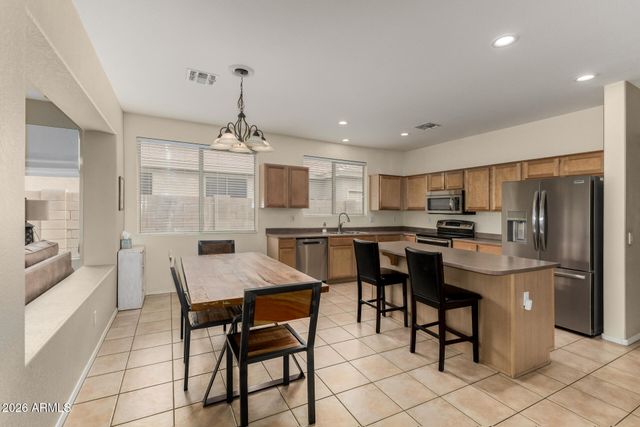 1810 W FRYE Road, Phoenix, AZ 85045