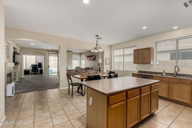 1810 W FRYE Road, Phoenix, AZ 85045