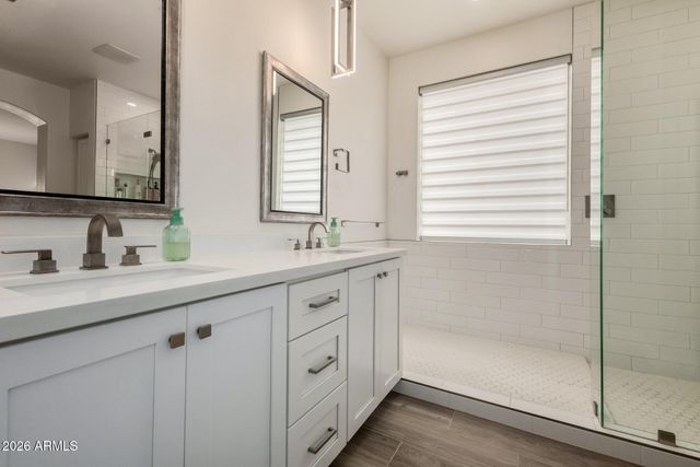 1810 W FRYE Road, Phoenix, AZ 85045