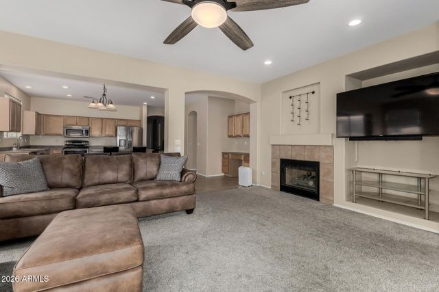 1810 W FRYE Road, Phoenix, AZ 85045