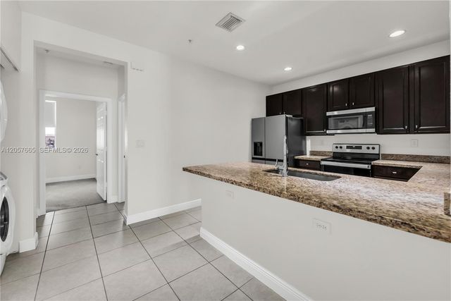 950 SW 147th Ave 2611, Pembroke Pines, FL 33027