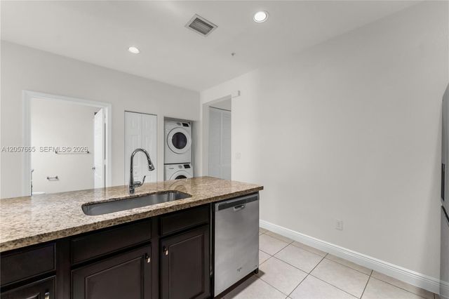 950 SW 147th Ave 2611, Pembroke Pines, FL 33027
