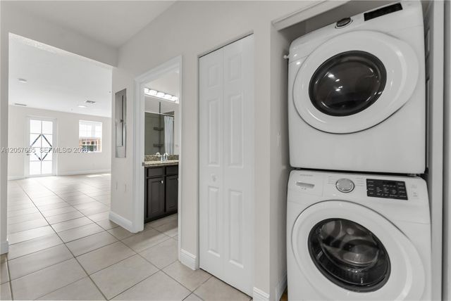 950 SW 147th Ave 2611, Pembroke Pines, FL 33027