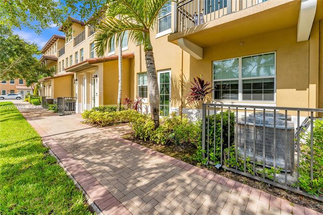 950 SW 147th Ave 2611, Pembroke Pines, FL 33027