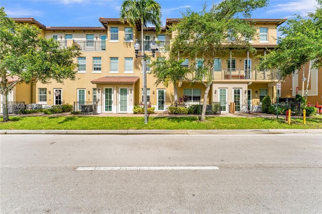 950 SW 147th Ave 2611, Pembroke Pines, FL 33027