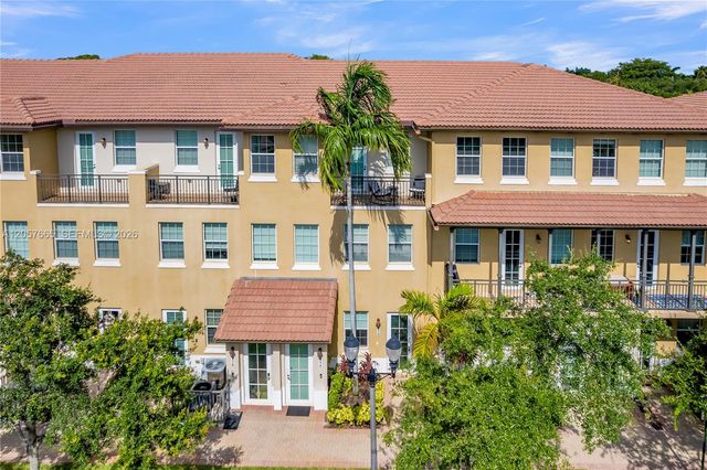 950 SW 147th Ave 2611, Pembroke Pines, FL 33027