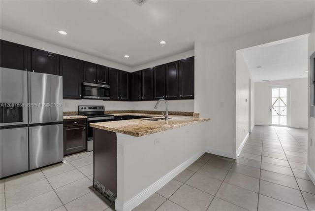 950 SW 147th Ave 2611, Pembroke Pines, FL 33027