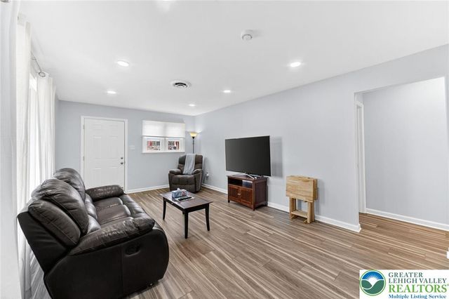 1305 Statten Avenue, Hanover Twp, PA 18017