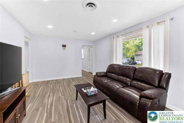 1305 Statten Avenue, Hanover Twp, PA 18017