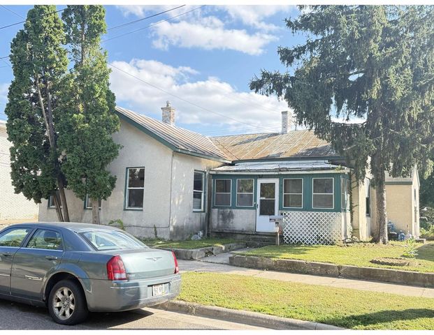 912 Cameron AVENUE, La Crosse, WI 54601