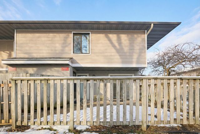 1117 Trailwood S, Hopkins, MN 55343