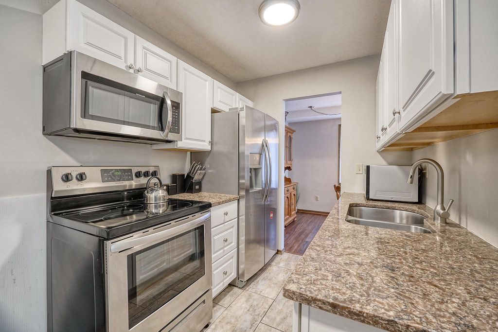1117 Trailwood S, Hopkins, MN 55343 — photo 4
