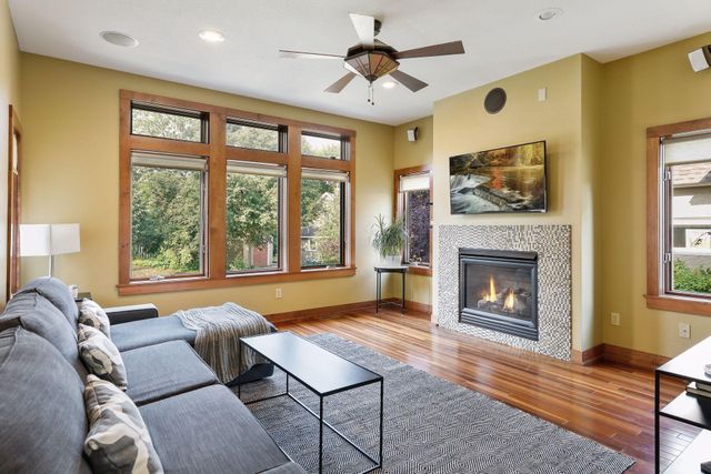 2313 Cole Avenue SE, Minneapolis, MN 55414