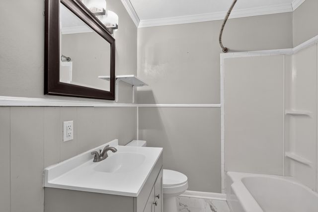702 Woodhaven Dr., Hattiesburg, MS 39401