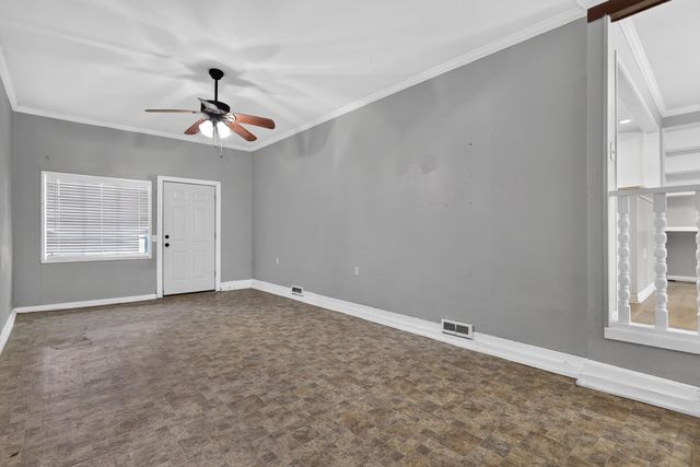 702 Woodhaven Dr., Hattiesburg, MS 39401