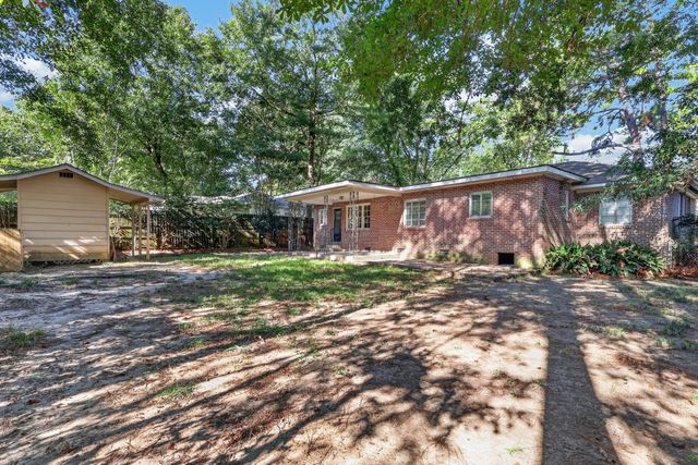 702 Woodhaven Dr., Hattiesburg, MS 39401