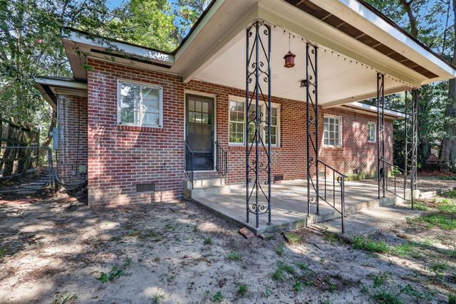 702 Woodhaven Dr., Hattiesburg, MS 39401