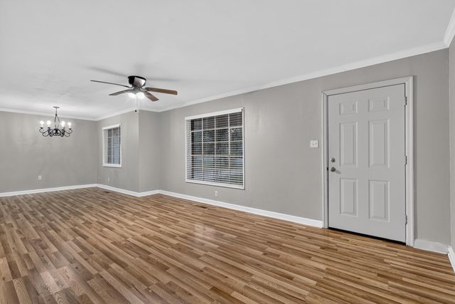 702 Woodhaven Dr., Hattiesburg, MS 39401