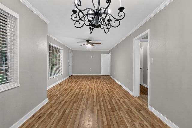 702 Woodhaven Dr., Hattiesburg, MS 39401