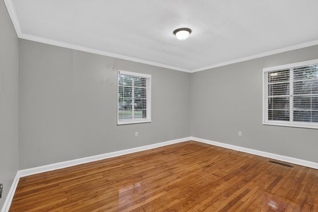 702 Woodhaven Dr., Hattiesburg, MS 39401