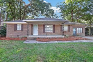 702 Woodhaven Dr., Hattiesburg, MS 39401