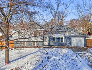 7421 E SUNRISE CT, Columbia, MO 65201