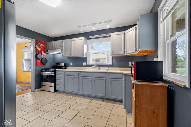 4601 N Lesley Avenue, Indianapolis, IN 46226