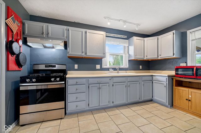 4601 N Lesley Avenue, Indianapolis, IN 46226