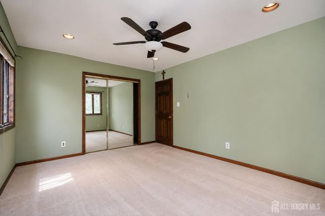 16 Ivy Place, Monroe, NJ 08831