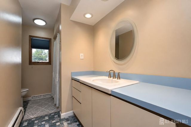 16 Ivy Place, Monroe, NJ 08831