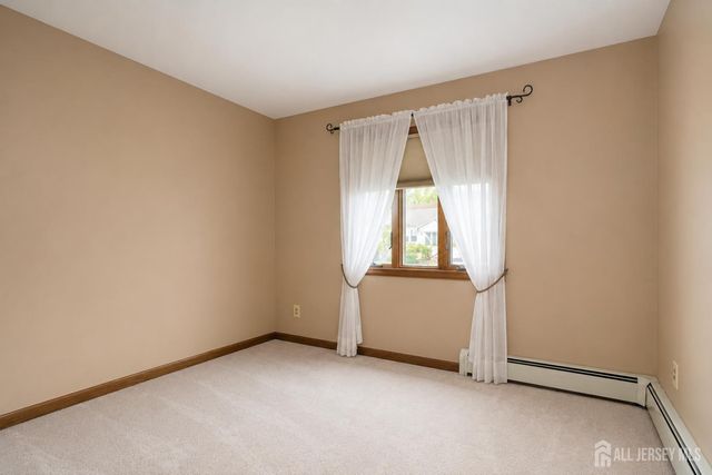 16 Ivy Place, Monroe, NJ 08831