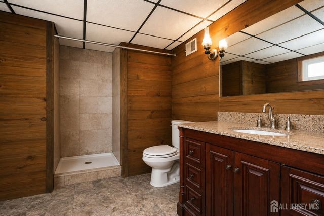 16 Ivy Place, Monroe, NJ 08831