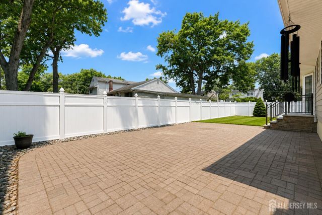 16 Ivy Place, Monroe, NJ 08831