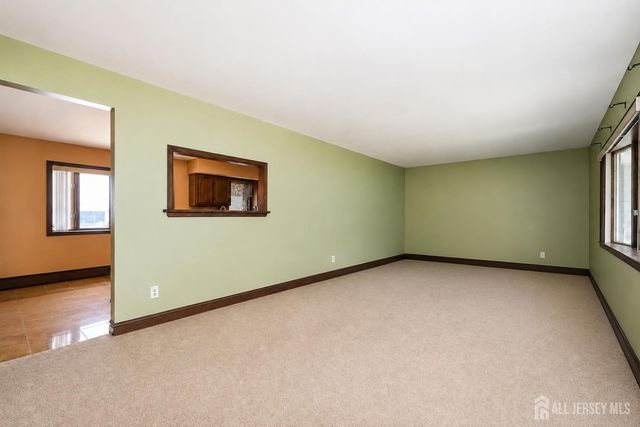 16 Ivy Place, Monroe, NJ 08831