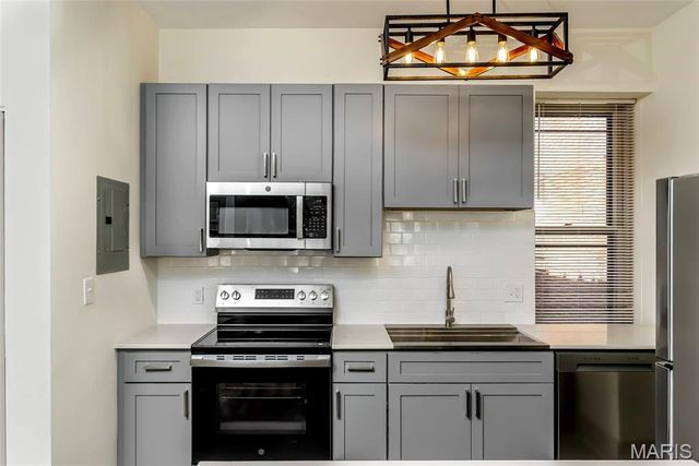 3805 Shenandoah Avenue 1st floor, St Louis, MO 63110